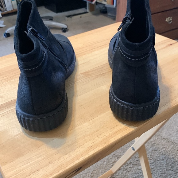 Clarks Caroline Derby Black suede boots - Picture 3 of 7